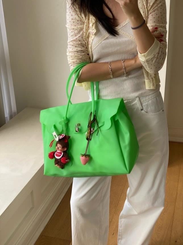 Jelly Buckle Shoulder Bag ✨ Y2K Clear Girl Tote ✨ Glossy Summer Handbag (Large)