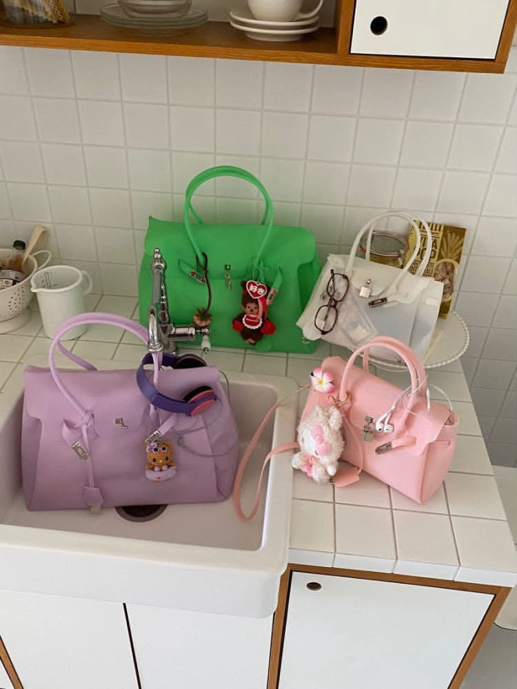 Jelly Buckle Shoulder Bag ✨ Y2K Clear Girl Tote ✨ Glossy Summer Handbag (Large)